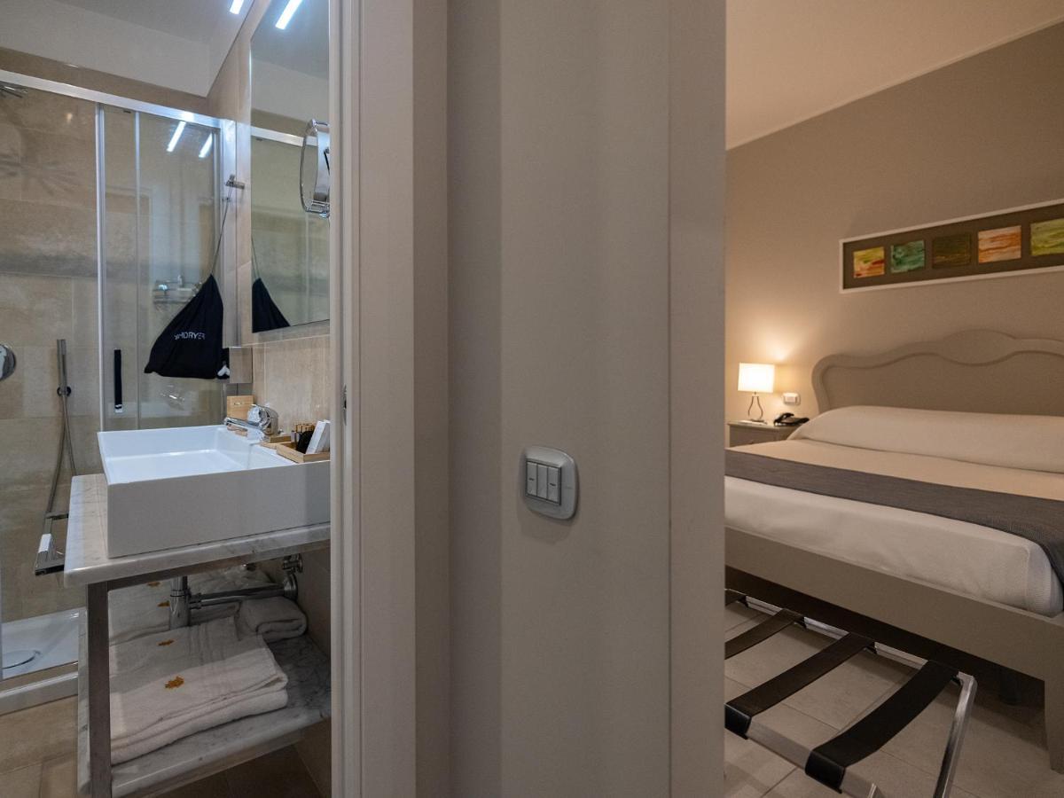 Residenza San Ferdinando Hotel Naples Luaran gambar
