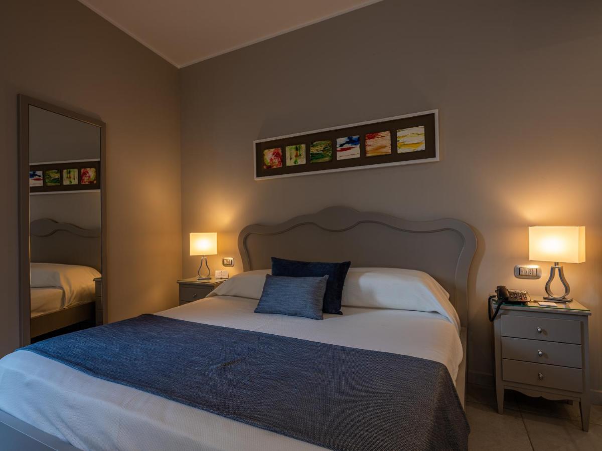 Residenza San Ferdinando Hotel Naples Luaran gambar
