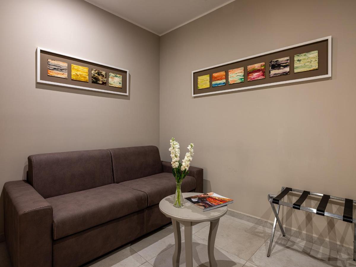 Residenza San Ferdinando Hotel Naples Luaran gambar
